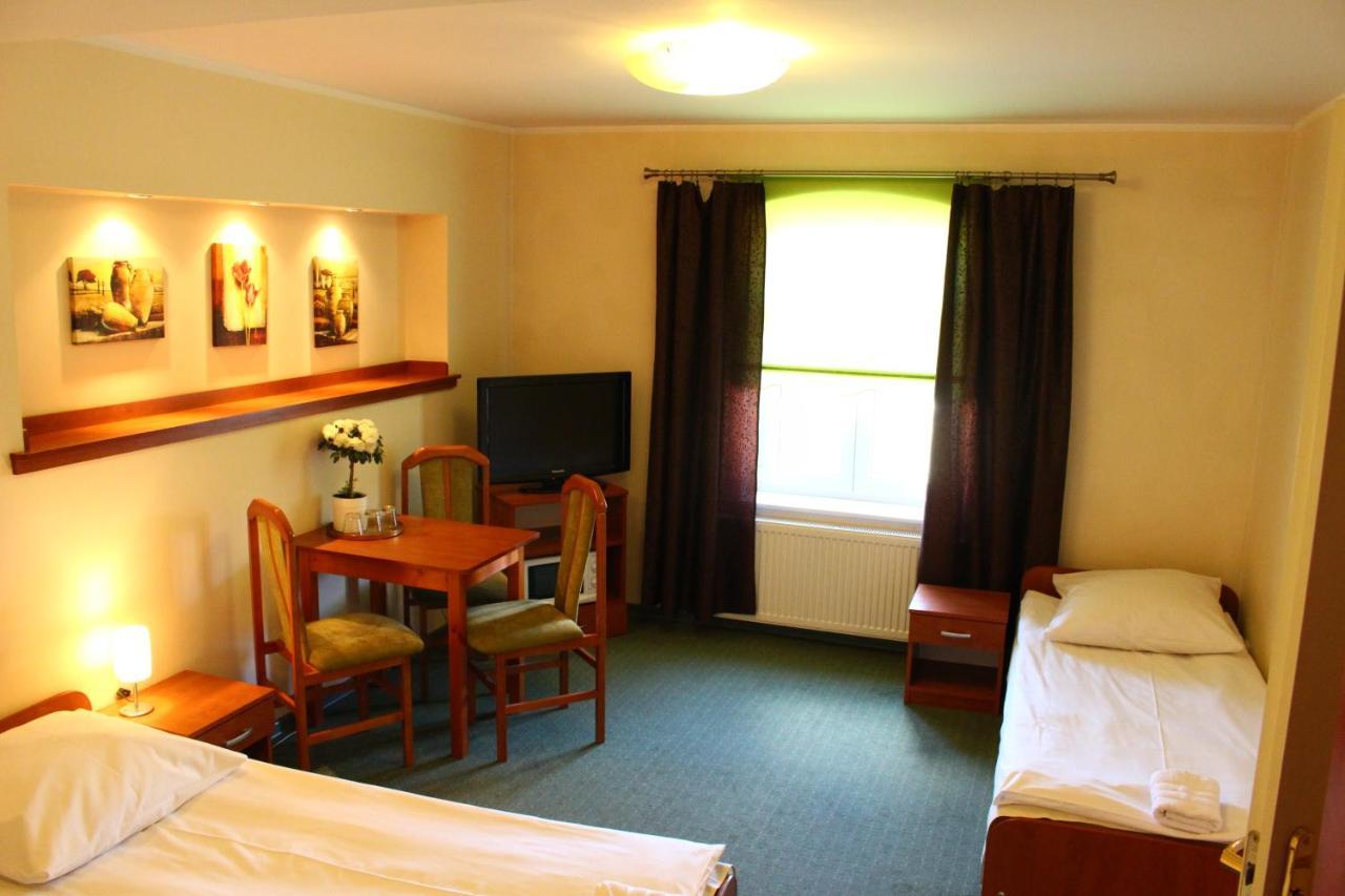 Karczma Rycerska Lebork Apartment ภายนอก รูปภาพ